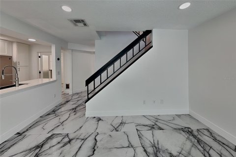 Townhouse in Orlando, Florida 3 bedrooms, 182.65 sq.m. № 2200765 - photo 5