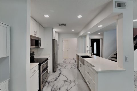 Townhouse in Orlando, Florida 3 bedrooms, 182.65 sq.m. № 2200765 - photo 12