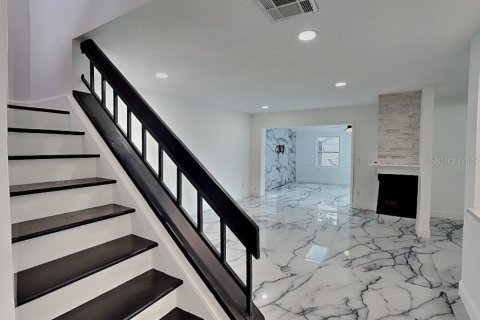 Townhouse in Orlando, Florida 3 bedrooms, 182.65 sq.m. № 2200765 - photo 3