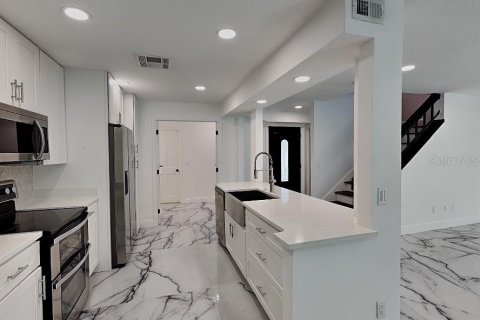 Townhouse in Orlando, Florida 3 bedrooms, 182.65 sq.m. № 2200765 - photo 9