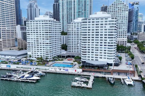 Condominio en alquiler en Miami, Florida, 2 dormitorios, 91.97 m2 № 1952057 - foto 7