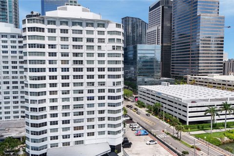 Condominio en alquiler en Miami, Florida, 2 dormitorios, 91.97 m2 № 1952057 - foto 15