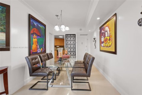 Condominio en alquiler en Miami, Florida, 2 dormitorios, 91.97 m2 № 1952057 - foto 25