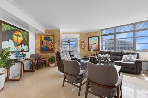 Condominio en alquiler en Miami, Florida, 2 dormitorios, 91.97 m2 № 1952057 - foto 29