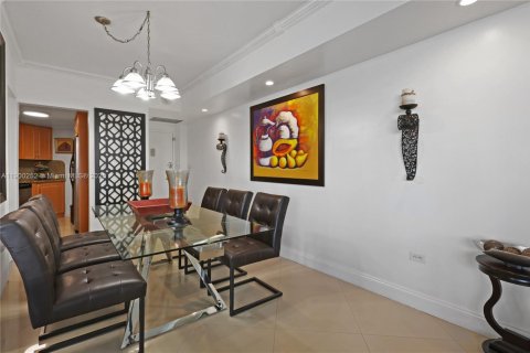 Condominio en alquiler en Miami, Florida, 2 dormitorios, 91.97 m2 № 1952057 - foto 24