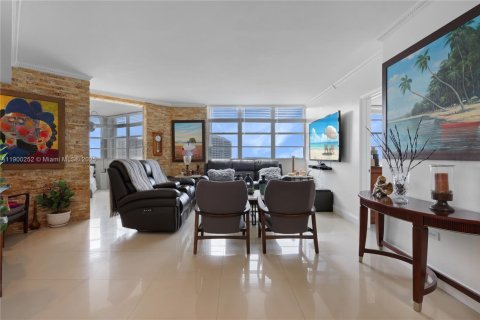 Condominio en alquiler en Miami, Florida, 2 dormitorios, 91.97 m2 № 1952057 - foto 30