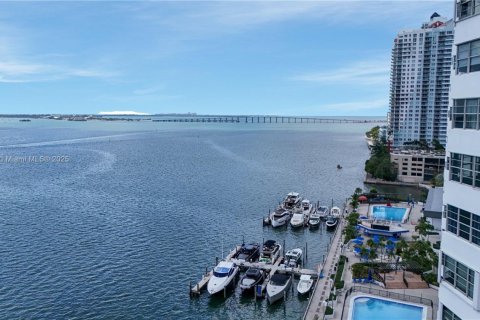 Condominio en alquiler en Miami, Florida, 2 dormitorios, 91.97 m2 № 1952057 - foto 1