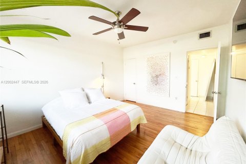 Condo in Miami Beach, Florida, 2 bedrooms  № 2067864 - photo 8