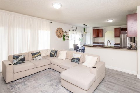 Villa ou maison à vendre à Poinciana, Floride: 4 chambres, 194.54 m2 № 2208142 - photo 10