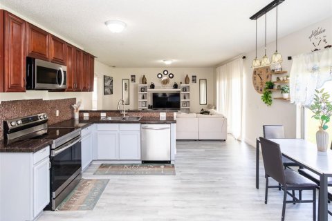 Villa ou maison à vendre à Poinciana, Floride: 4 chambres, 194.54 m2 № 2208142 - photo 7