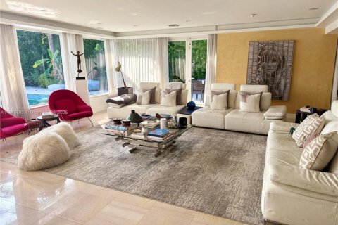 House in Miami Beach, Florida 4 bedrooms, 336.77 sq.m. № 1985145 - photo 4