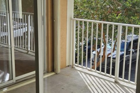 Condo in Coconut Creek, Florida, 2 bedrooms  № 2040441 - photo 20
