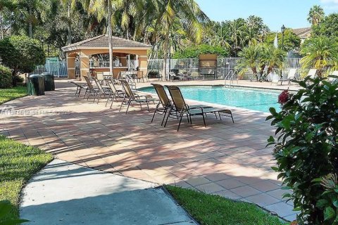 Condo in Coconut Creek, Florida, 2 bedrooms  № 2040441 - photo 2