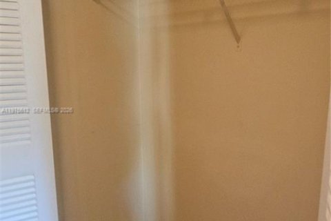 Condo in Coconut Creek, Florida, 2 bedrooms  № 2040441 - photo 14