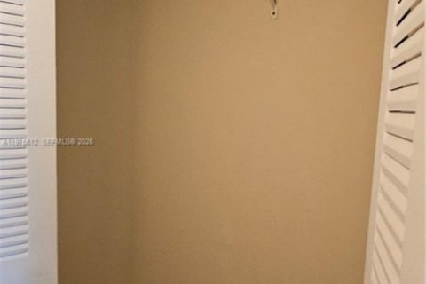 Condo in Coconut Creek, Florida, 2 bedrooms  № 2040441 - photo 28