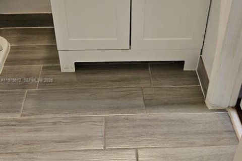 Condo in Coconut Creek, Florida, 2 bedrooms  № 2040441 - photo 18