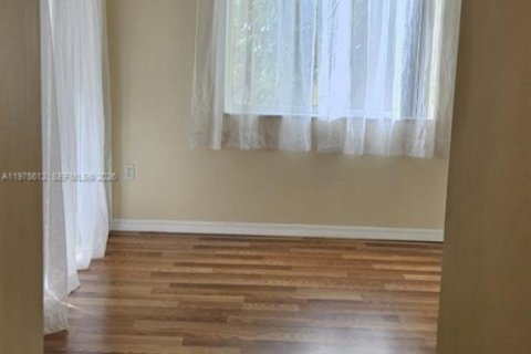 Condo in Coconut Creek, Florida, 2 bedrooms  № 2040441 - photo 24