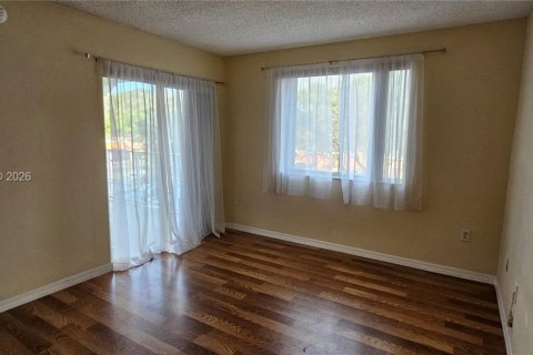 Condo in Coconut Creek, Florida, 2 bedrooms  № 2040441 - photo 26