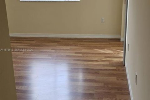 Condo in Coconut Creek, Florida, 2 bedrooms  № 2040441 - photo 11