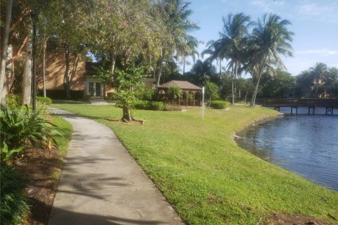 Condo in Coconut Creek, Florida, 2 bedrooms  № 2040441 - photo 30