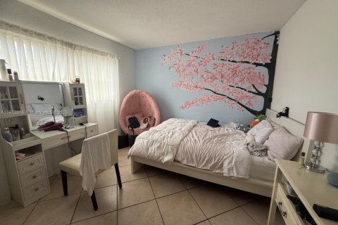 Condo in Miami, Florida, 3 bedrooms  № 1897800 - photo 17