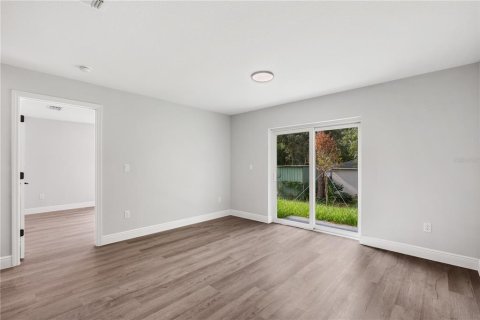 House in Orange City, Florida 3 bedrooms, 119.84 sq.m. № 1831311 - photo 13