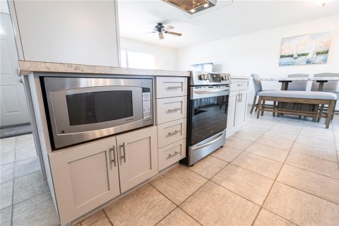 House in Englewood, Florida 2 bedrooms, 95.69 sq.m. № 1574868 - photo 9