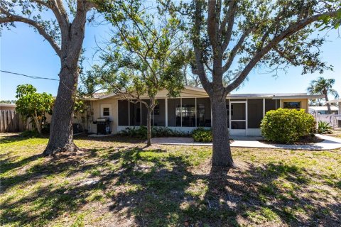 House in Englewood, Florida 2 bedrooms, 95.69 sq.m. № 1574868 - photo 2