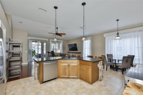 House in Apollo Beach, Florida 4 bedrooms, 215.25 sq.m. № 2200366 - photo 19