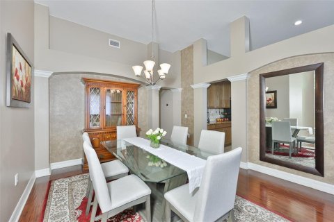 House in Apollo Beach, Florida 4 bedrooms, 215.25 sq.m. № 2200366 - photo 14
