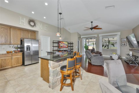 House in Apollo Beach, Florida 4 bedrooms, 215.25 sq.m. № 2200366 - photo 20