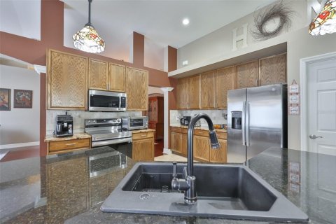 House in Apollo Beach, Florida 4 bedrooms, 215.25 sq.m. № 2200366 - photo 25