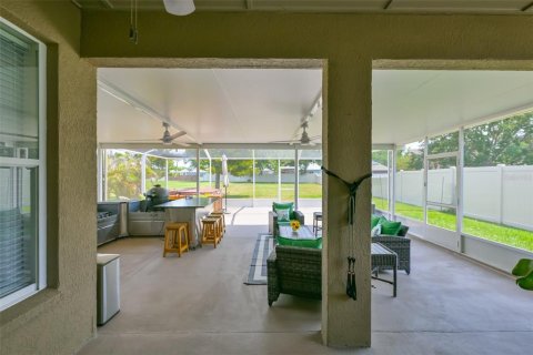 House in Apollo Beach, Florida 4 bedrooms, 215.25 sq.m. № 2200366 - photo 29