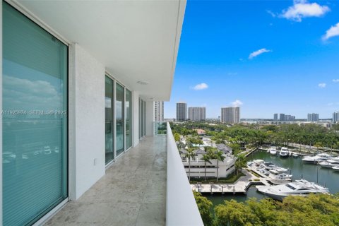 Condominio en venta en Aventura, Florida, 3 dormitorios, 304.16 m2 № 1985752 - foto 9