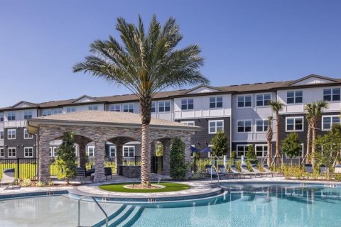 Apartamento en alquiler en Winter Haven, Florida, 2 dormitorios, 109.62 m2 № 1781015 - foto 4