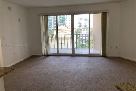 Condo in Aventura, Florida, 1 bedroom № 1967193 - photo 12