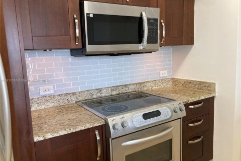 Condo in Aventura, Florida, 1 bedroom № 1967193 - photo 7