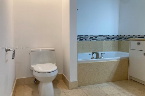 Condo in Aventura, Florida, 1 bedroom № 1967193 - photo 18