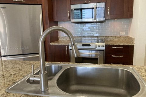 Condo in Aventura, Florida, 1 bedroom № 1967193 - photo 8