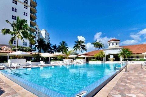 Condo in Aventura, Florida, 1 bedroom № 1967193 - photo 24