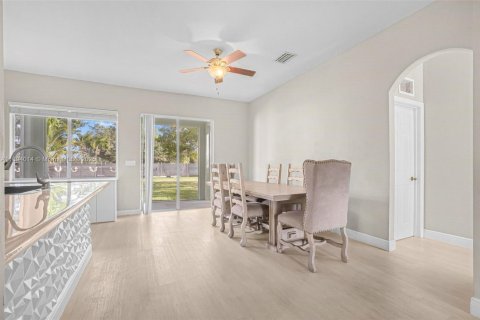 Villa ou maison à vendre à Homestead, Floride: 4 chambres, 195 m2 № 1945713 - photo 7