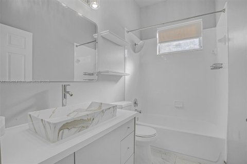 Villa ou maison à vendre à Homestead, Floride: 4 chambres, 195 m2 № 1945713 - photo 25