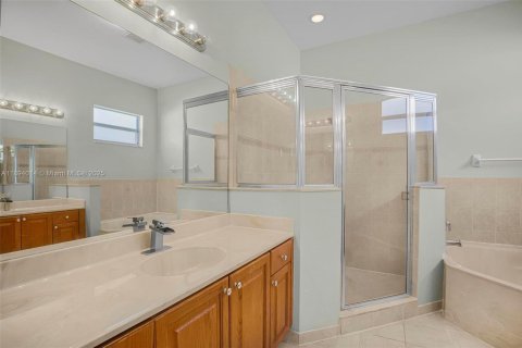 Villa ou maison à vendre à Homestead, Floride: 4 chambres, 195 m2 № 1945713 - photo 15