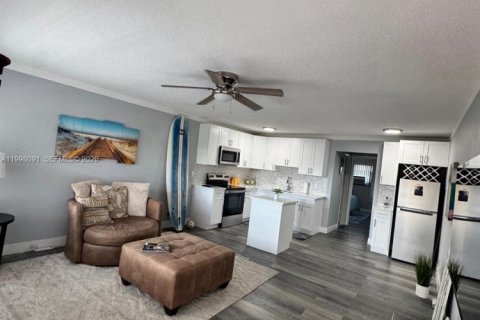 Copropriété à vendre à Fort Lauderdale, Floride: 1 chambre, 55.74 m2 № 2060402 - photo 4
