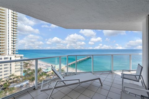 Condo in Sunny Isles Beach, Florida, 3 bedrooms  № 1958677 - photo 24