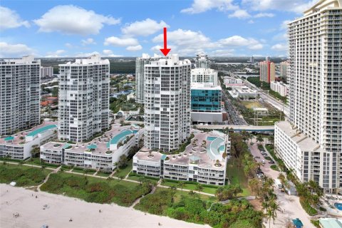 Condo in Sunny Isles Beach, Florida, 3 bedrooms  № 1958677 - photo 15