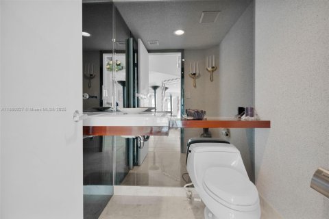 Condo in Sunny Isles Beach, Florida, 3 bedrooms  № 1958677 - photo 10