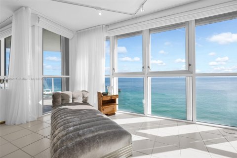 Condo in Sunny Isles Beach, Florida, 3 bedrooms  № 1958677 - photo 12