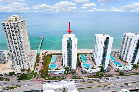 Condo in Sunny Isles Beach, Florida, 3 bedrooms  № 1958677 - photo 22