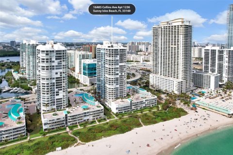 Condo in Sunny Isles Beach, Florida, 3 bedrooms  № 1958677 - photo 17